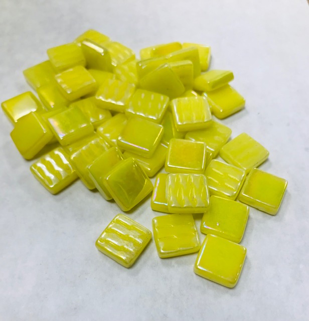 Pate de Verre 1.2 x 1.2 cm - Jaune Citron irisé, Par 100 g.